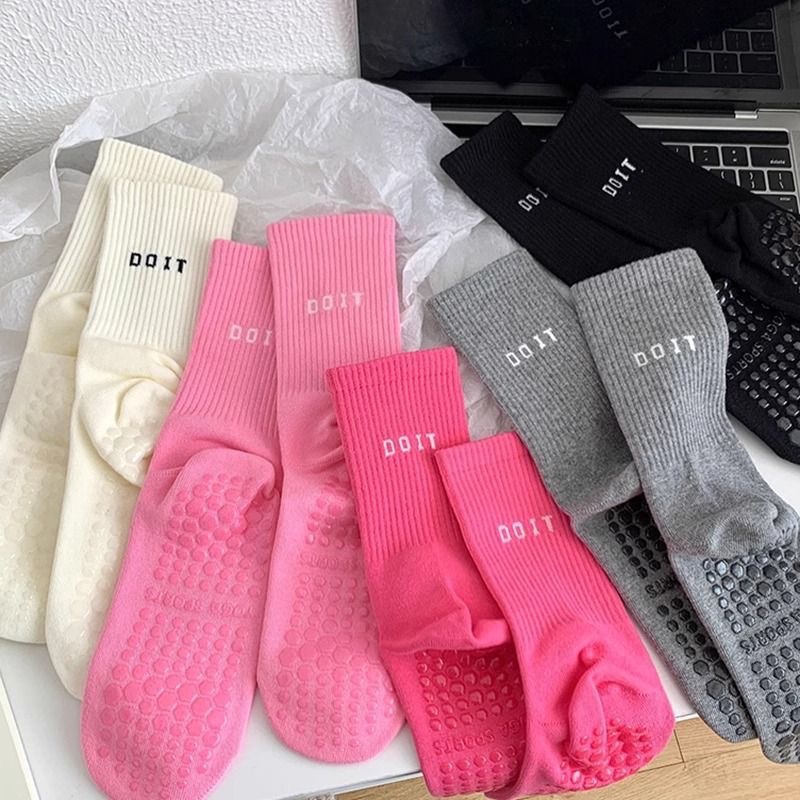 Medias Para Pilates Y Yoga - 1足入り、新色、トレンド感のあるスポーツヨガソックス。高品質、ミドル丈、滑り止めシリコン付き、プロ仕様のピラティスソックス。